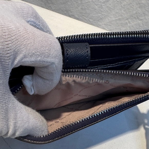 Michael Kors Blue and White Floral Wristlet - Picture 5 of 15